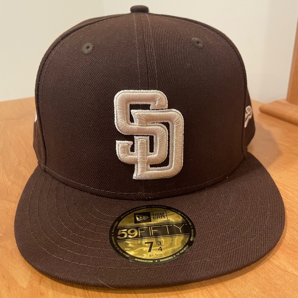 Padres Fitted Hat With M Embroidered Size 7 3/4